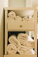 Serene Creek Side Cottage Retreat