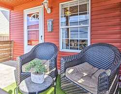 Urban Chic Townhome Near Downtown