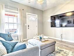 Urban Chic Townhome Near Downtown