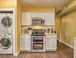 Urban Chic Townhome Near Downtown