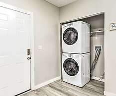 Urban Chic Townhome Near Downtown