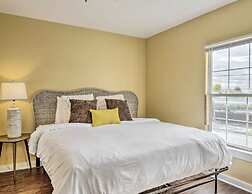 Urban Chic Townhome Near Downtown