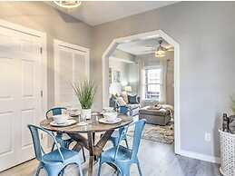 Urban Chic Townhome Near Downtown