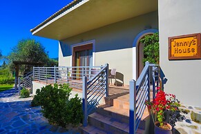 Jennys House in Stroggili