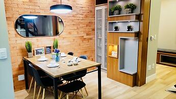 Cobertura Triplex ao Lado da Rua Coberta