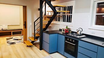 Cobertura Triplex ao Lado da Rua Coberta