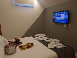 Cobertura Triplex ao Lado da Rua Coberta