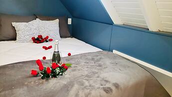 Cobertura Triplex ao Lado da Rua Coberta