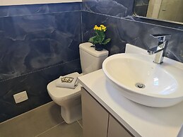 Cobertura Triplex ao Lado da Rua Coberta