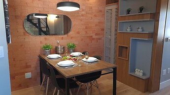 Cobertura Triplex ao Lado da Rua Coberta