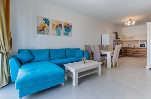 Charming and Chic - Kaylan Seaside Apartment 3