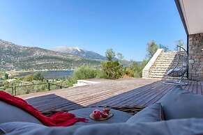 Villa Luca Desimi in Desimi