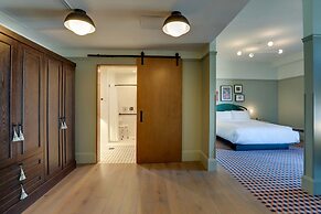 Trilogy Hotel Montgomery, Autograph Collection