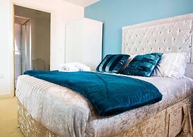 Inviting 2-bed Apartment in Wolverhampton