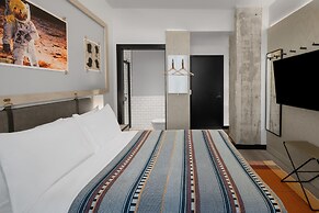 Moxy Houston Downtown