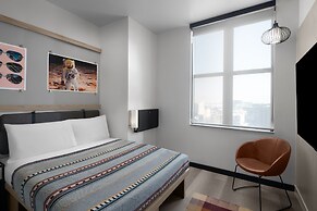 Moxy Houston Downtown