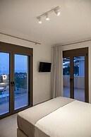 Villa Monolithi Lumiere