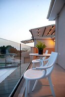 Villa Monolithi Lumiere