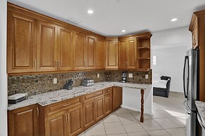 Cleveland Tropical Oasis & Private Pool