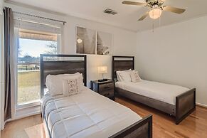 NEW- Family Friendly Ranch Home Near Nashville! (TA)