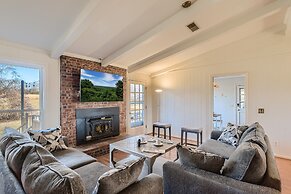 NEW- Family Friendly Ranch Home Near Nashville! (TA)