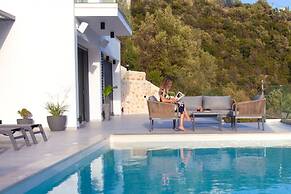 Villa Roya in Sivota