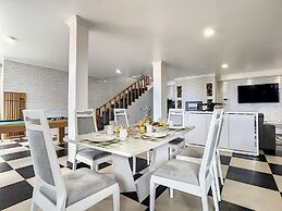 Paradise View by Atlantic Holiday