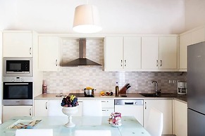 Villa Manos in Ligia