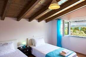 Villa Manos in Ligia