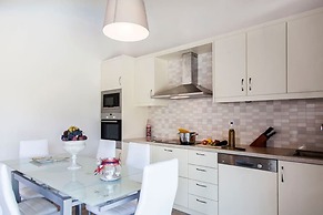 Villa Manos in Ligia