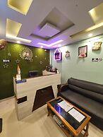 Goroomgo Jagdish Palace Puri