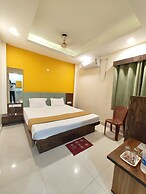 Goroomgo Jagdish Palace Puri