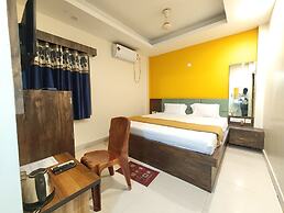 Goroomgo Jagdish Palace Puri