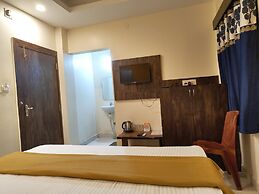 Goroomgo Jagdish Palace Puri