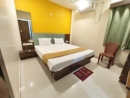 Goroomgo Jagdish Palace Puri