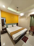 Goroomgo Jagdish Palace Puri