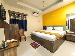 Goroomgo Jagdish Palace Puri