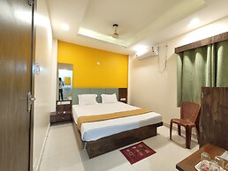 Goroomgo Jagdish Palace Puri