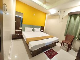 Goroomgo Jagdish Palace Puri