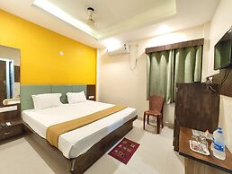 Goroomgo Jagdish Palace Puri