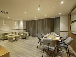 Sunday Hotel Vadodara