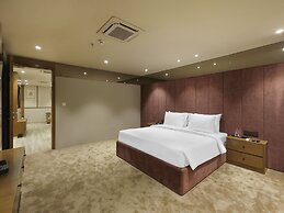 Sunday Hotel Vadodara