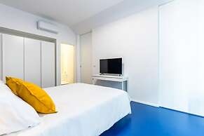 Piazza Municipio Blue Apartment by Wonderful Italy