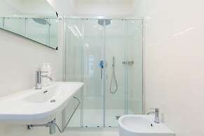 Piazza Municipio Blue Apartment by Wonderful Italy