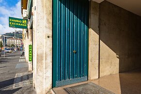 Piazza Municipio Blue Apartment by Wonderful Italy