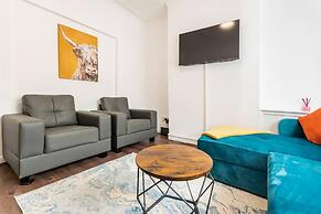 Immaculate 4-bed House Near Anfield and Goodison