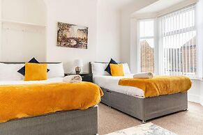 Immaculate 4-bed House Near Anfield and Goodison