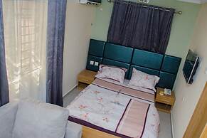 Coolio Hotel & Suites