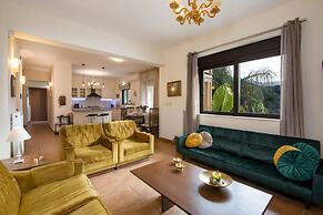 Serenity River Villa