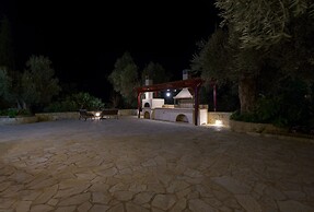 Serenity River Villa